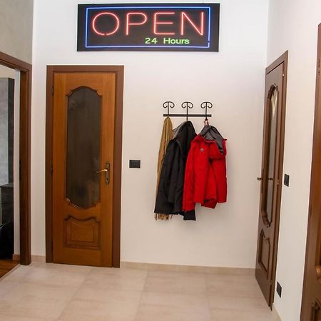 A Casa Di Ivy E Baby Apartment Торино Екстериор снимка