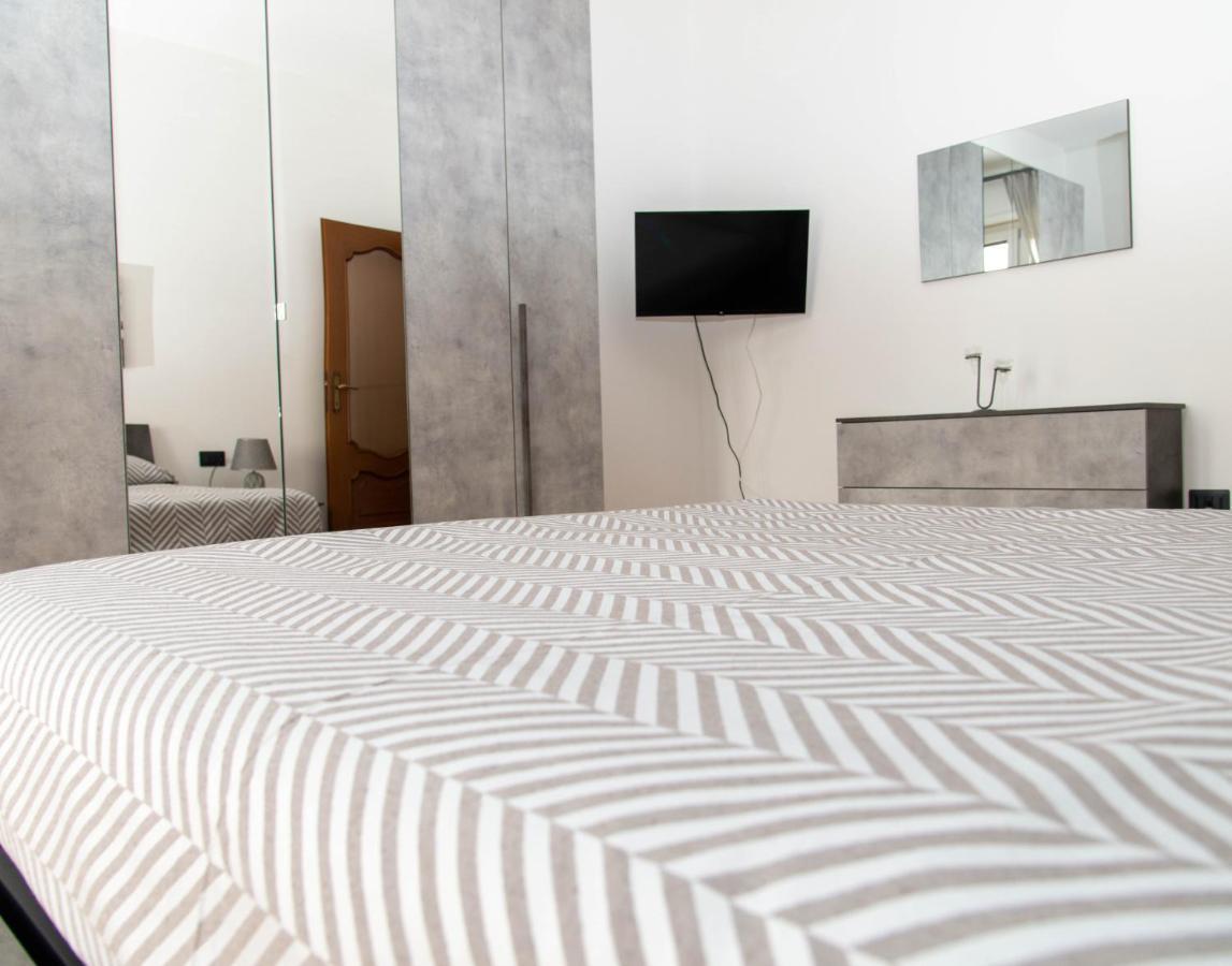 A Casa Di Ivy E Baby Apartment Торино Екстериор снимка