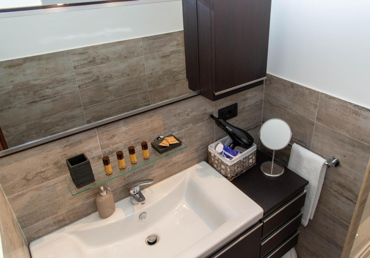 A Casa Di Ivy E Baby Apartment Торино Екстериор снимка